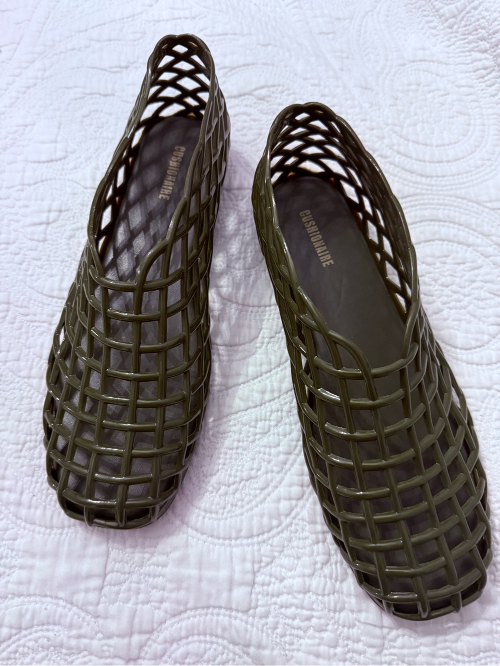 Cushionaire Lattice ballet flats in olive green